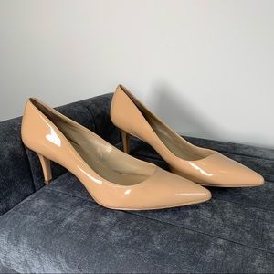 🤎✨Ann Taylor Nude Kitten Heel Pumps✨🤎